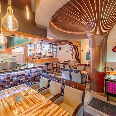 Hotel Havana ロズニツァ エクステリア 写真