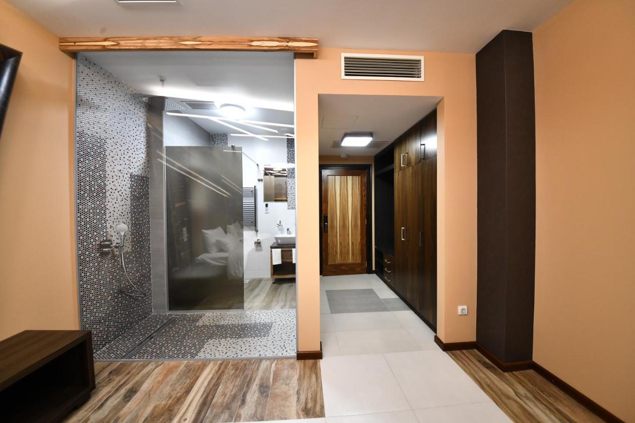 Hotel Havana ロズニツァ エクステリア 写真
