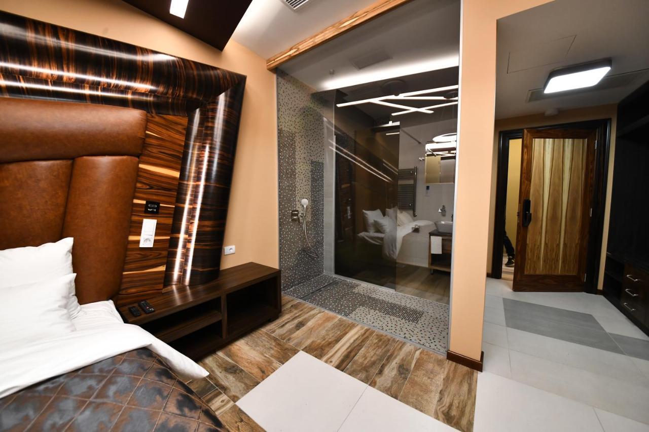 Hotel Havana ロズニツァ エクステリア 写真
