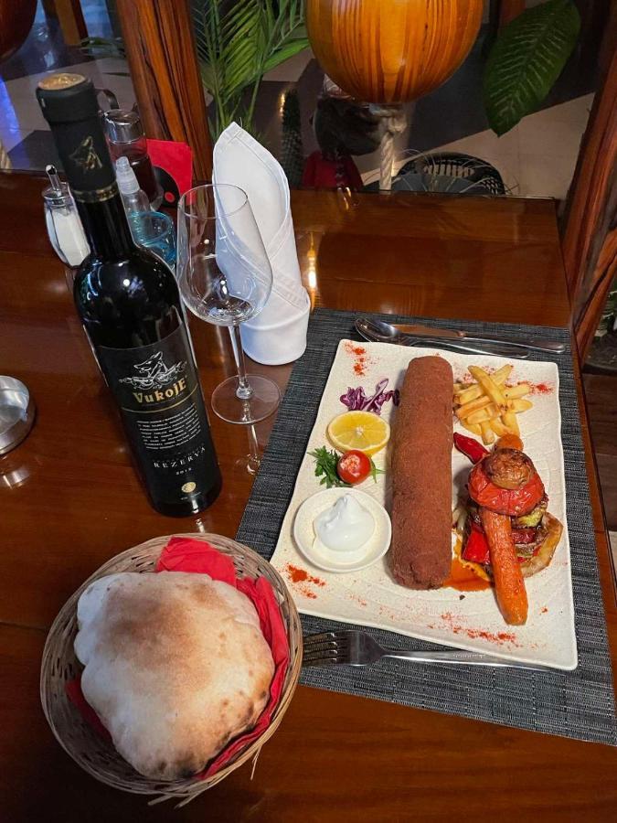 Hotel Havana ロズニツァ エクステリア 写真