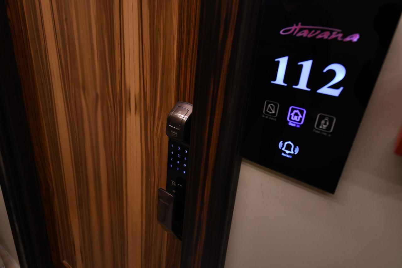 Hotel Havana ロズニツァ エクステリア 写真