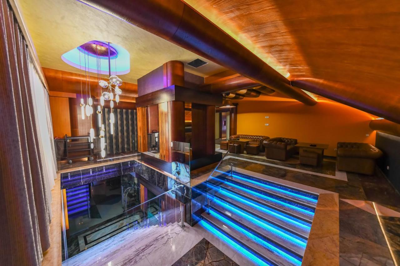 Hotel Havana ロズニツァ エクステリア 写真