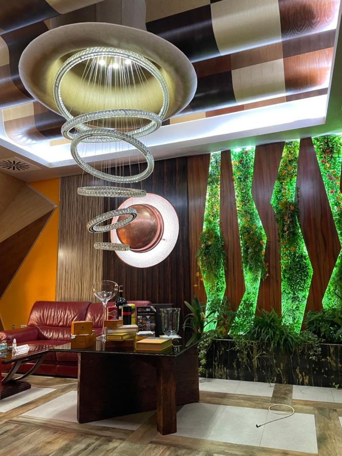 Hotel Havana ロズニツァ エクステリア 写真